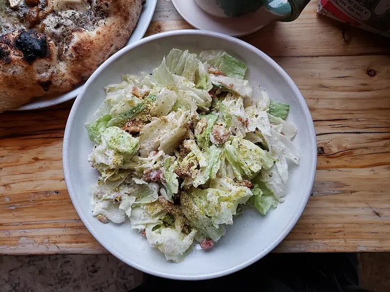 Цезарь с курицей