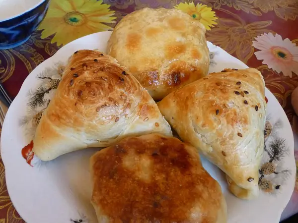 Самса из слоёного теста